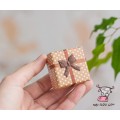 Подарочная коробочка картонная "Коричневый горошек". Размер 4*4 см